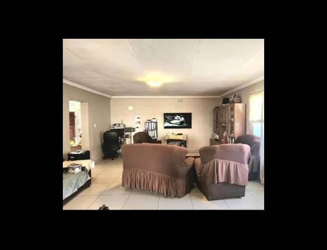 3 BEDROOM HOUSE FOR SALE IN RACEVIEW